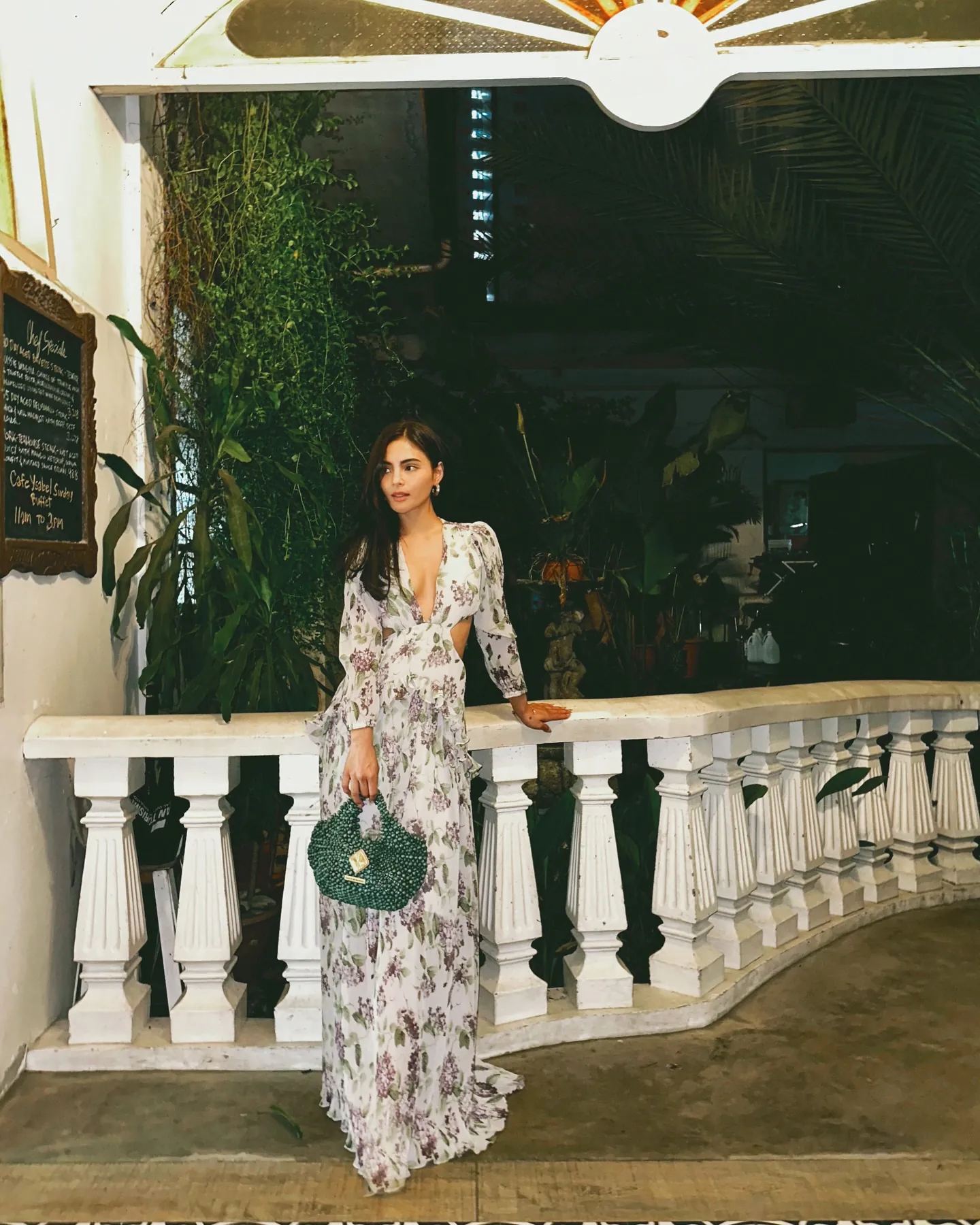 Lovi Poe - lovi-poe-sexy-36.webp
